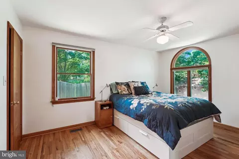 Bedroom - 8510 Oakford Dr, Springfield, VA 22152 photo 1 of 6