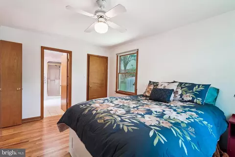 Bedroom - 8510 Oakford Dr, Springfield, VA 22152 photo 2 of 6