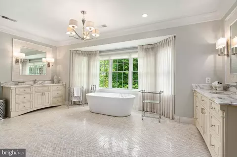 Bath - 6804 Benjamin St, Mclean, VA 22101 photo 4 of 7