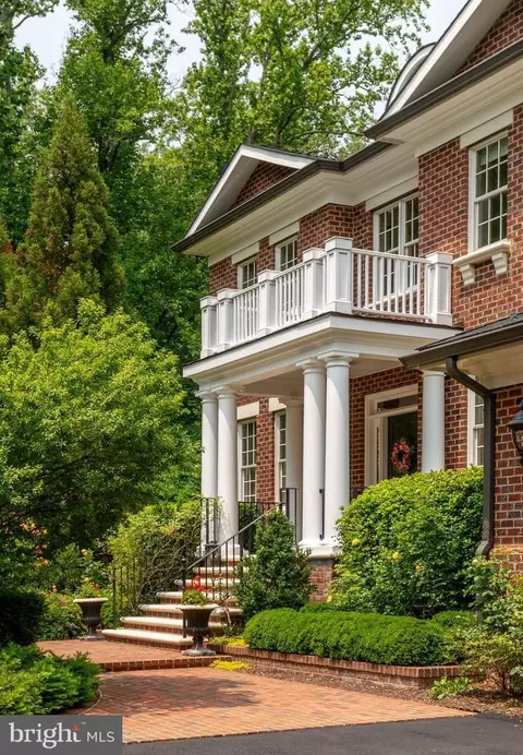 Exterior - 6804 Benjamin St, Mclean, VA 22101 photo 2 of 15