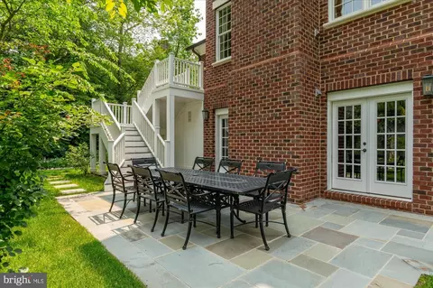 Exterior - 6804 Benjamin St, Mclean, VA 22101 photo 9 of 20