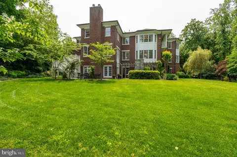 Exterior - 6804 Benjamin St, Mclean, VA 22101 photo 17 of 20