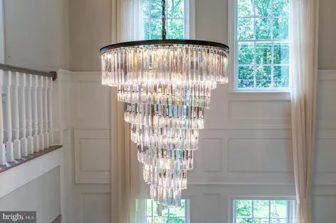 Entry Way - 6804 Benjamin St, Mclean, VA 22101 photo 2 of 11