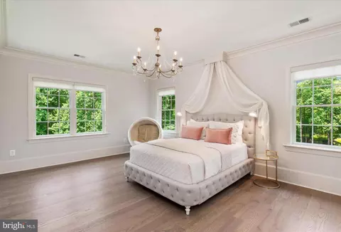 Bedroom - 6804 Benjamin St, Mclean, VA 22101 photo 4 of 4