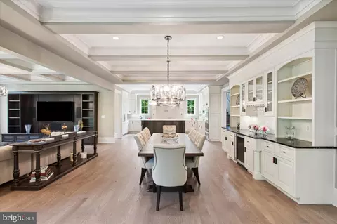 Dining - 6804 Benjamin St, Mclean, VA 22101 photo 6 of 8