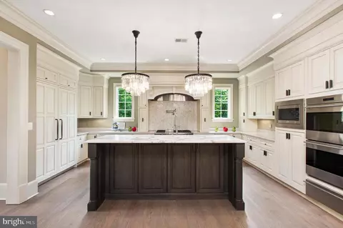 Kitchen - 6804 Benjamin St, Mclean, VA 22101 photo 5 of 5