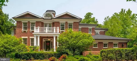 Exterior - 6804 Benjamin St, Mclean, VA 22101 photo 3 of 16