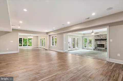 Living - 6804 Benjamin St, Mclean, VA 22101 photo 6 of 6