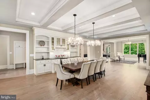 Dining - 6804 Benjamin St, Mclean, VA 22101 photo 2 of 9