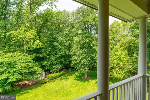 Exterior - 6804 Benjamin St, Mclean, VA 22101 photo 6 of 20