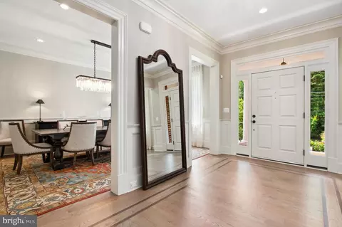 Entry Way - 6804 Benjamin St, Mclean, VA 22101 photo 7 of 11