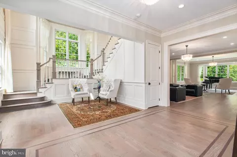Entry Way - 6804 Benjamin St, Mclean, VA 22101 photo 2 of 8