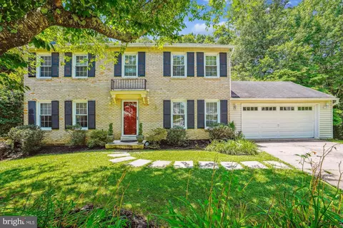8322 Cushing Ct, Springfield, VA 22153