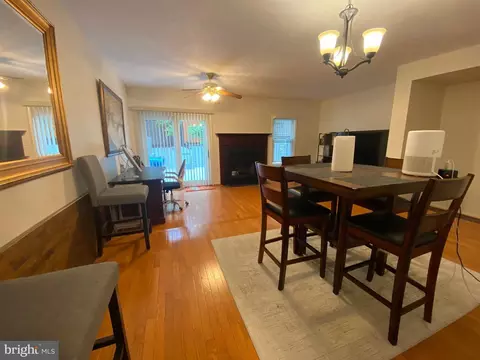 7225 Kousa Ln, Springfield, VA 22152 photo 2