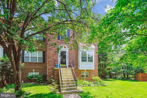 13148 Ashnut Ln, Herndon, VA 20171