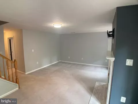 Living - 8726 Wadebrook Ter, Springfield, VA 22153 photo 12 of 14