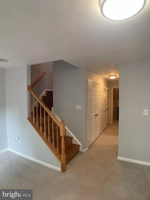 Entry Way - 8726 Wadebrook Ter, Springfield, VA 22153 photo 11 of 15