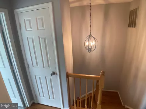 Entry Way - 8726 Wadebrook Ter, Springfield, VA 22153 photo 7 of 15