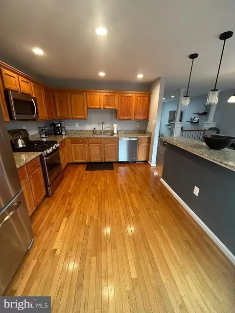 Kitchen - 8726 Wadebrook Ter, Springfield, VA 22153 photo 6 of 6