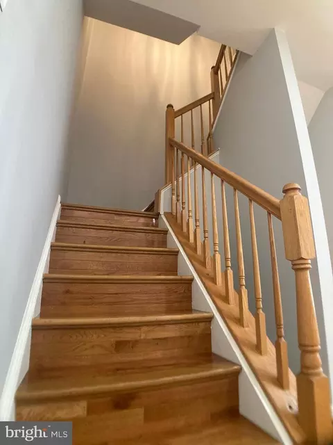 Entry Way - 8726 Wadebrook Ter, Springfield, VA 22153 photo 4 of 15