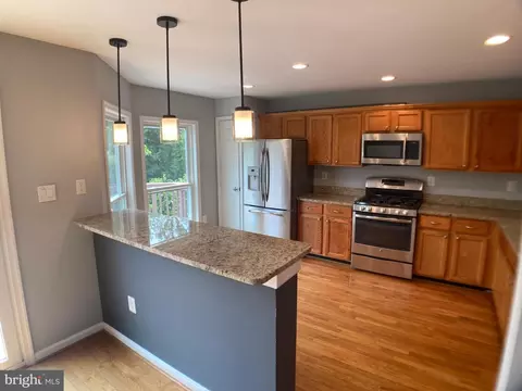 Kitchen - 8726 Wadebrook Ter, Springfield, VA 22153 photo 2 of 6
