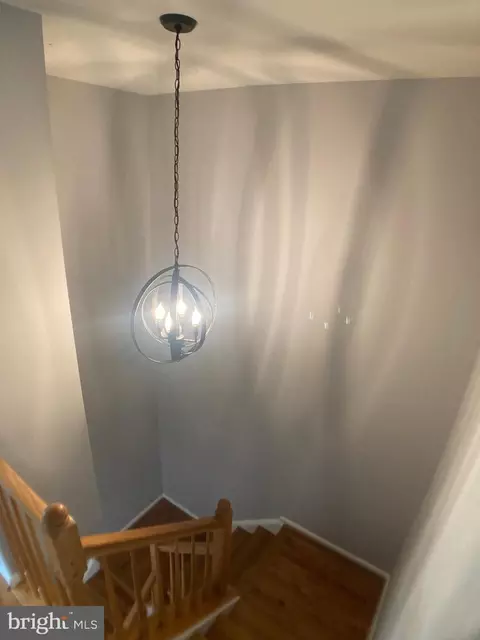 Entry Way - 8726 Wadebrook Ter, Springfield, VA 22153 photo 6 of 15