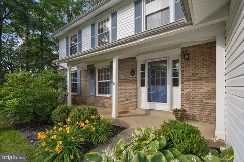 7109 Sontag Way, Springfield, VA 22153 photo 2