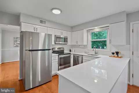 7109 Sontag Way, Springfield, VA 22153 photo 14