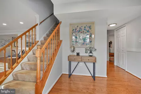 7109 Sontag Way, Springfield, VA 22153 photo 4