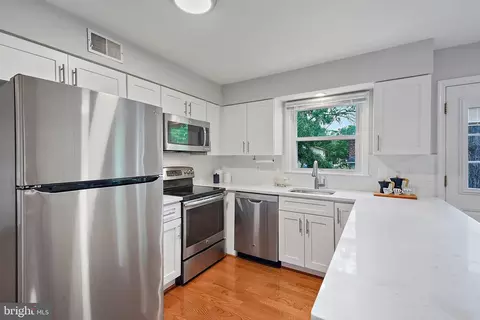 7109 Sontag Way, Springfield, VA 22153 photo 15