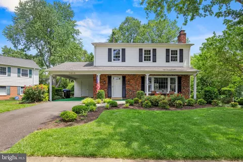 7815 Welch Ct, Alexandria, VA 22315