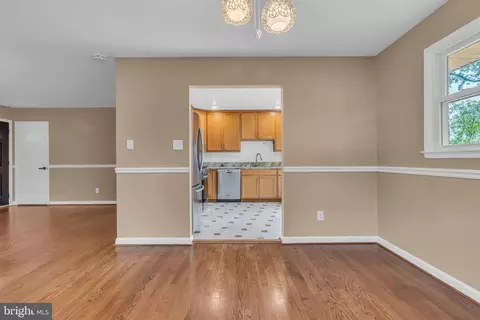 6809 Braddock Rd, Springfield, VA 22151 photo 10