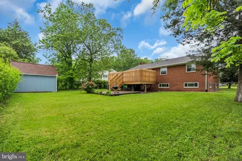 6809 Braddock Rd, Springfield, VA 22151 photo 3