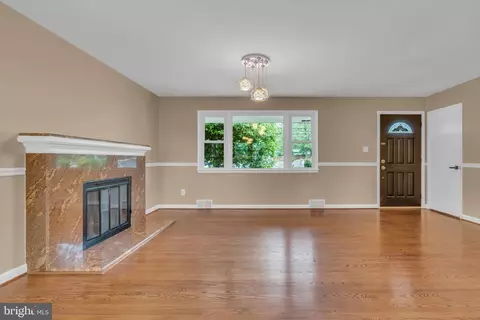 6809 Braddock Rd, Springfield, VA 22151 photo 11