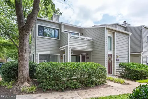 1963 A Villaridge Dr, Reston, VA 20191