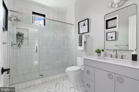 Bath - 7008 Arbor Ln, Mclean, VA 22101 photo 3 of 14