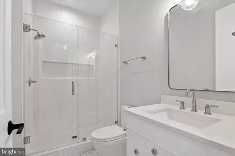 Bath - 7008 Arbor Ln, Mclean, VA 22101 photo 14 of 14