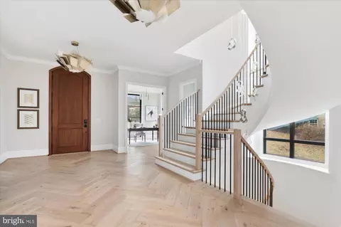 Entry Way - 7008 Arbor Ln, Mclean, VA 22101 photo 2 of 11