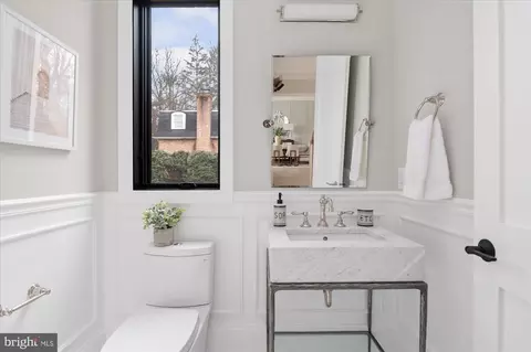 Bath - 7008 Arbor Ln, Mclean, VA 22101 photo 1 of 14