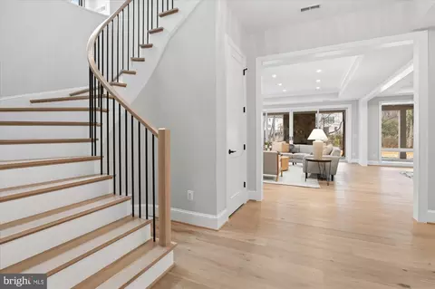 Entry Way - 7008 Arbor Ln, Mclean, VA 22101 photo 10 of 11