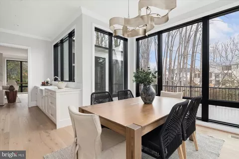 Dining - 7008 Arbor Ln, Mclean, VA 22101 photo 7 of 9