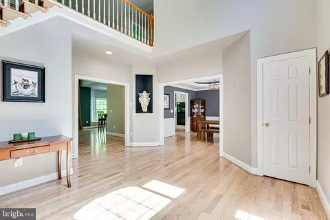 Entry Way - 7802 Creekside View Ln, Springfield, VA 22153 photo 5 of 15
