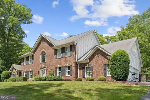 Exterior - 7802 Creekside View Ln, Springfield, VA 22153 photo 3 of 16