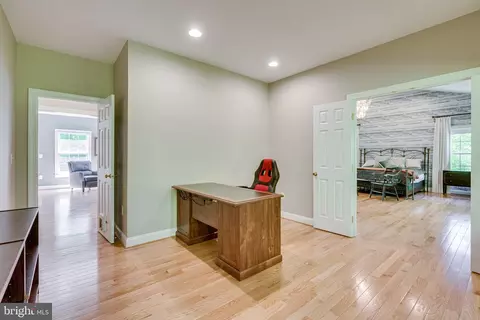 Entry Way - 7802 Creekside View Ln, Springfield, VA 22153 photo 10 of 15