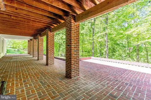 Exterior - 7802 Creekside View Ln, Springfield, VA 22153 photo 9 of 16