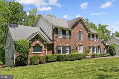 7802 Creekside View Ln, Springfield, VA 22153
