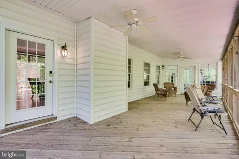 Exterior - 7802 Creekside View Ln, Springfield, VA 22153 photo 6 of 16