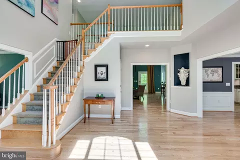 Entry Way - 7802 Creekside View Ln, Springfield, VA 22153 photo 2 of 15