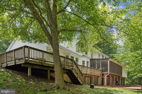 Exterior - 7802 Creekside View Ln, Springfield, VA 22153 photo 14 of 16