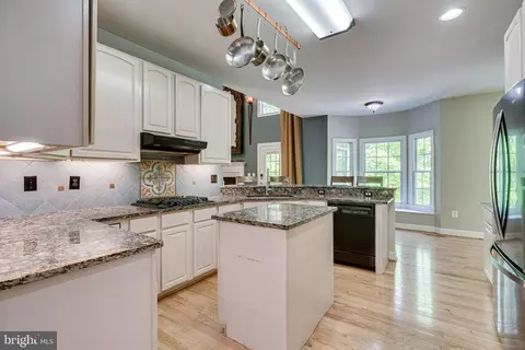 Kitchen - 7802 Creekside View Ln, Springfield, VA 22153 photo 2 of 9
